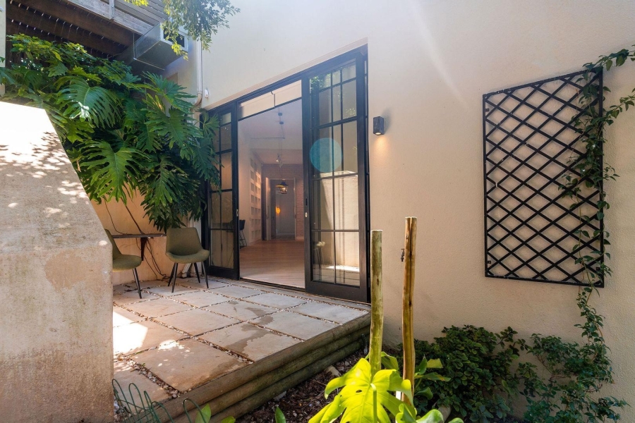 2 Bedroom Property for Sale in Tamboerskloof Western Cape